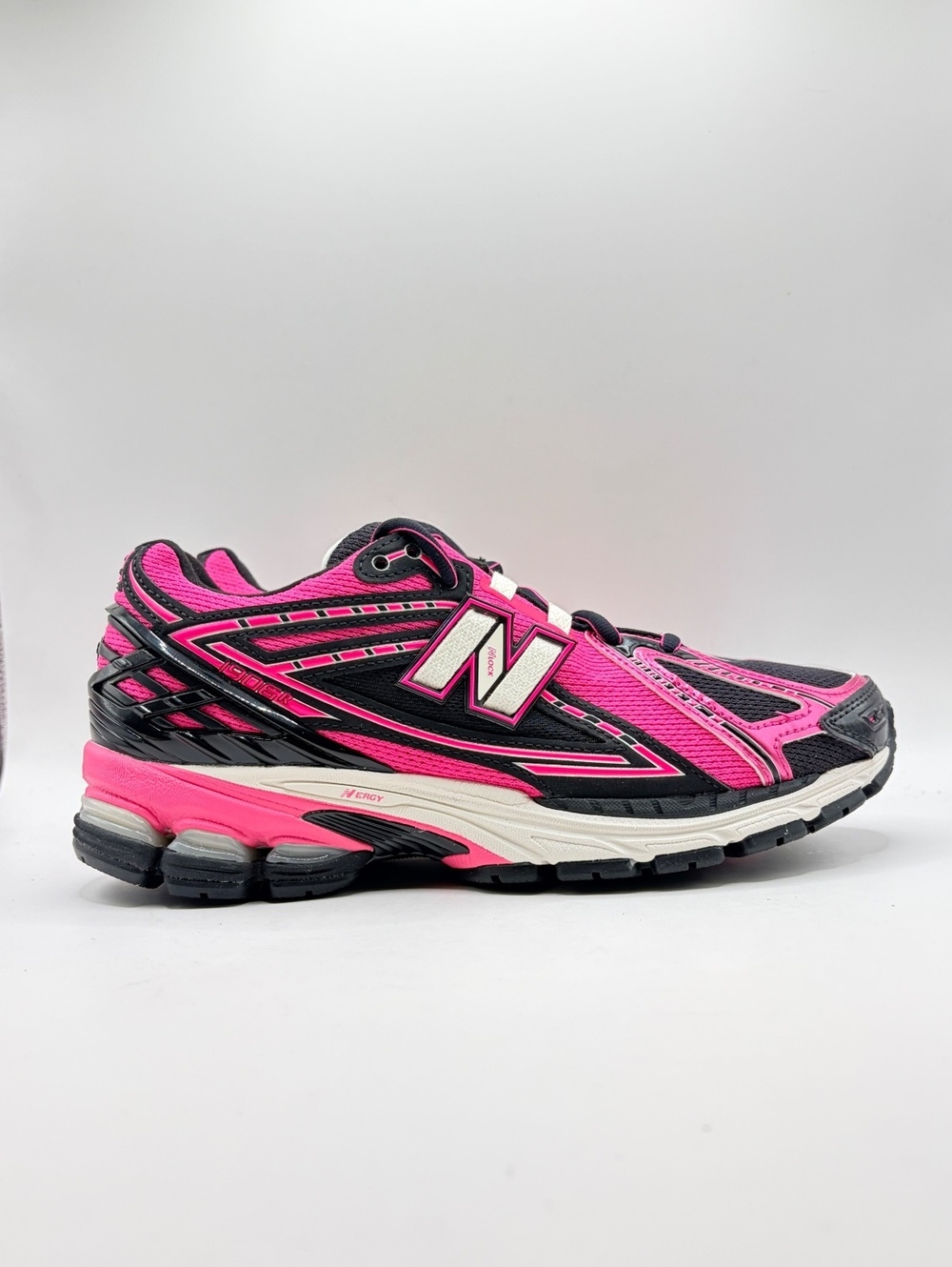New Balance 1906R Pink Black Unisex Running Shoes Size 6.5 UK / 8 US Women's
